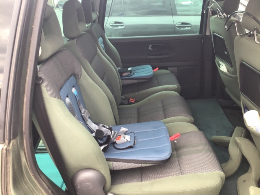 max-UK42743_202b2e3f5623de51d5562bf363a203a7