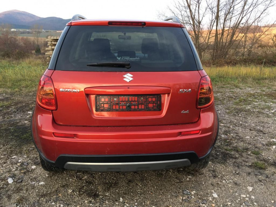 Suzuki SX4 1.6 Manuál 5st. 4x4 LIMITED + sezónne prezutie