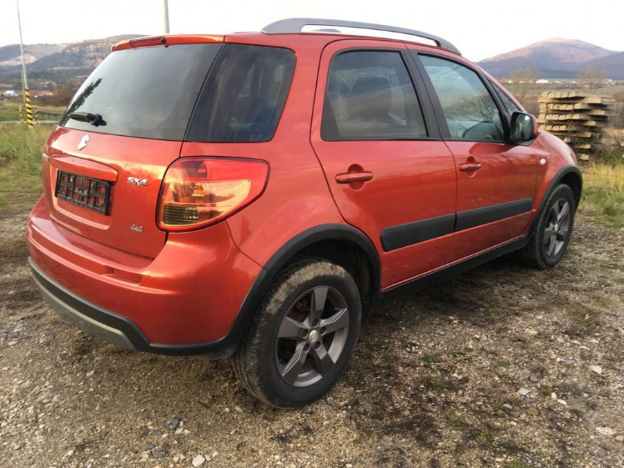 Suzuki SX4 1.6 Manuál 5st. 4x4 LIMITED + sezónne prezutie