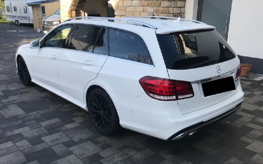 Mercedes Benz E 250CDI T Automat 4x4 AMG Optic Becker + sezónne prezutie