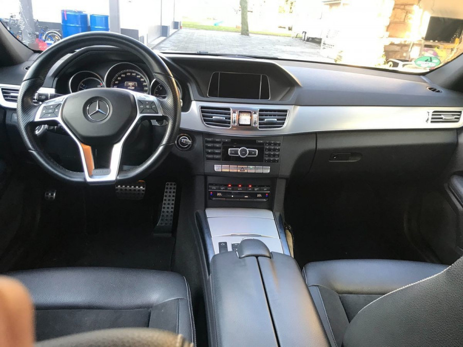 Mercedes Benz E 250CDI T Automat 4x4 AMG Optic Becker + sezónne prezutie