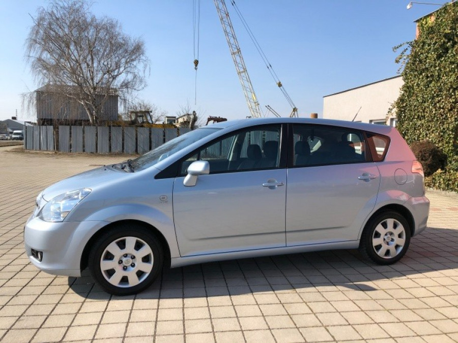 Toyota Corolla Verso 1.8VVT-i Automat • SOL• 1.majiteľ → 7-miest → sezónne prezutie