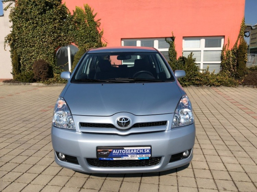 Toyota Corolla Verso 1.8VVT-i Automat • SOL• 1.majiteľ → 7-miest → sezónne prezutie