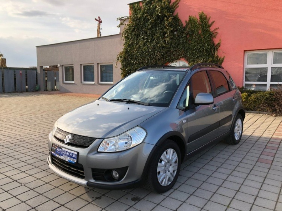 Suzuki Sx4 1.6 Automat • COMFORT• Keyless → sezónne prezutie
