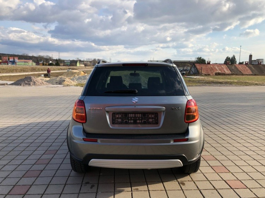 Suzuki Sx4 1.6 Automat • COMFORT• Keyless → sezónne prezutie