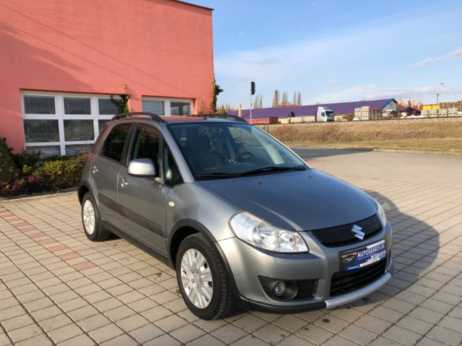 Suzuki Sx4 1.6 Automat • COMFORT• Keyless → sezónne prezutie