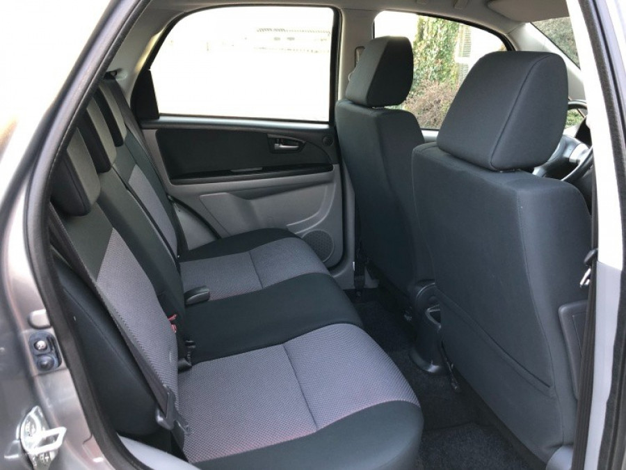 Suzuki Sx4 1.6 Automat • COMFORT• Keyless → sezónne prezutie