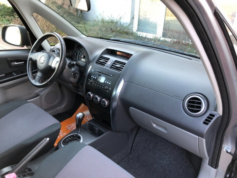 Suzuki Sx4 1.6 Automat • COMFORT• Keyless → sezónne prezutie