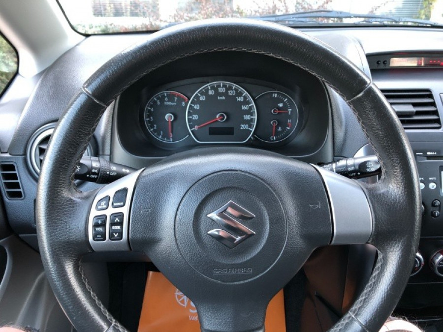 Suzuki Sx4 1.6 Automat • COMFORT• Keyless → sezónne prezutie