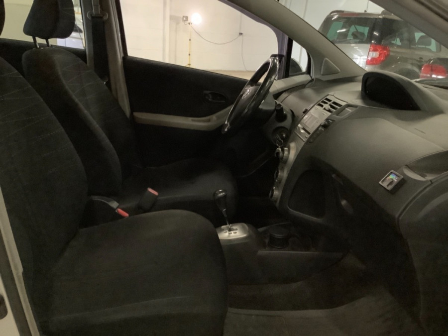 Toyota Yaris 1.3 VVT-i Automat SOL → parkovacie senzory