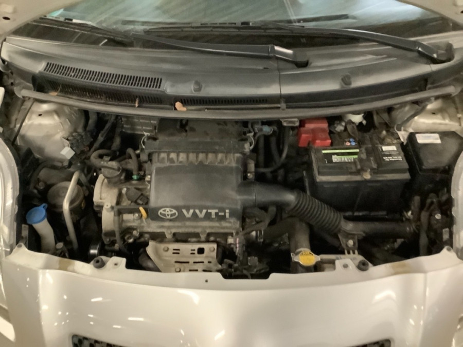 Toyota Yaris 1.3 VVT-i Automat SOL → parkovacie senzory