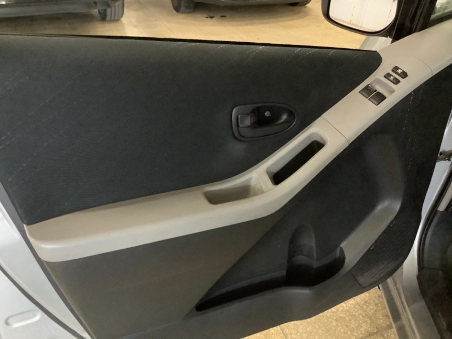 Toyota Yaris 1.3 VVT-i Automat SOL → parkovacie senzory