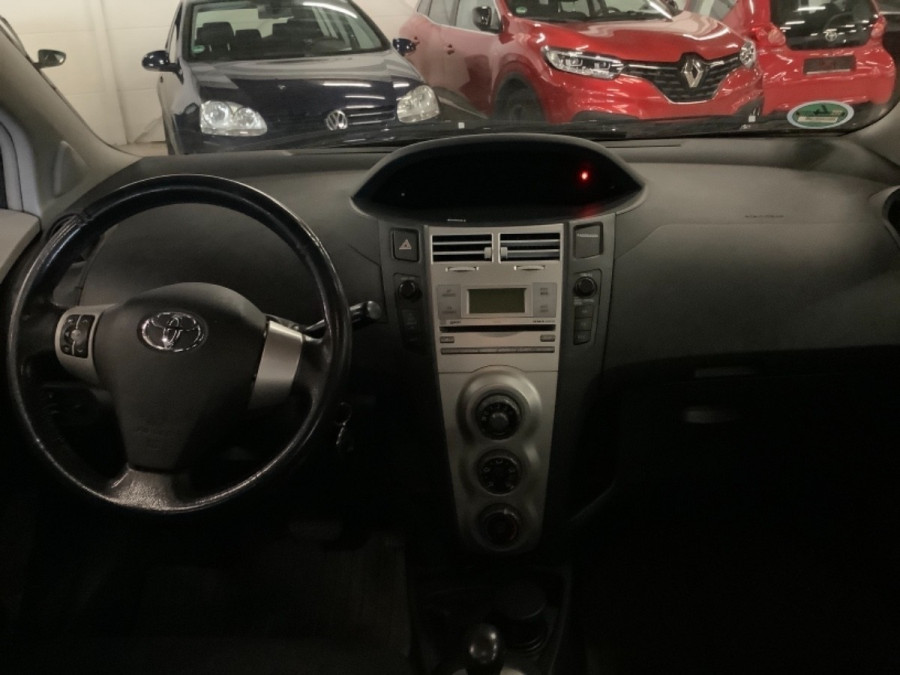 Toyota Yaris 1.3 VVT-i Automat SOL → parkovacie senzory