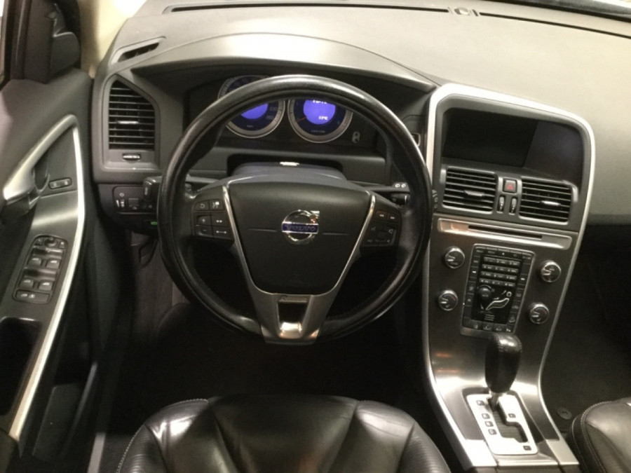 Volvo XC60 D5 Automat AWD R-DESIGN BLIS → Ťažné