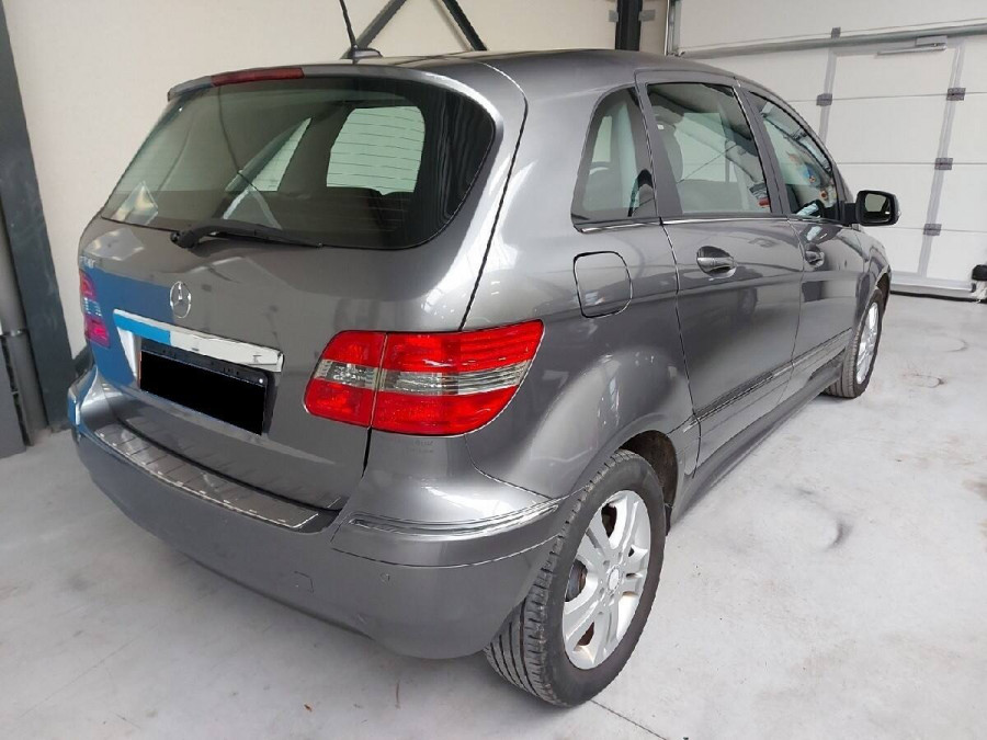 Mercedes Benz B 160 Automat •1.majiteľ• 2011 parkovací asistent