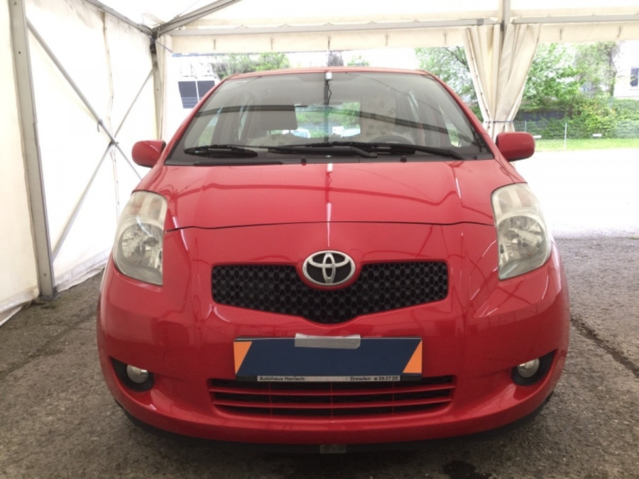 Toyota Yaris 1.3 VVT-i Automat • SOL•  sezónne prezutie 