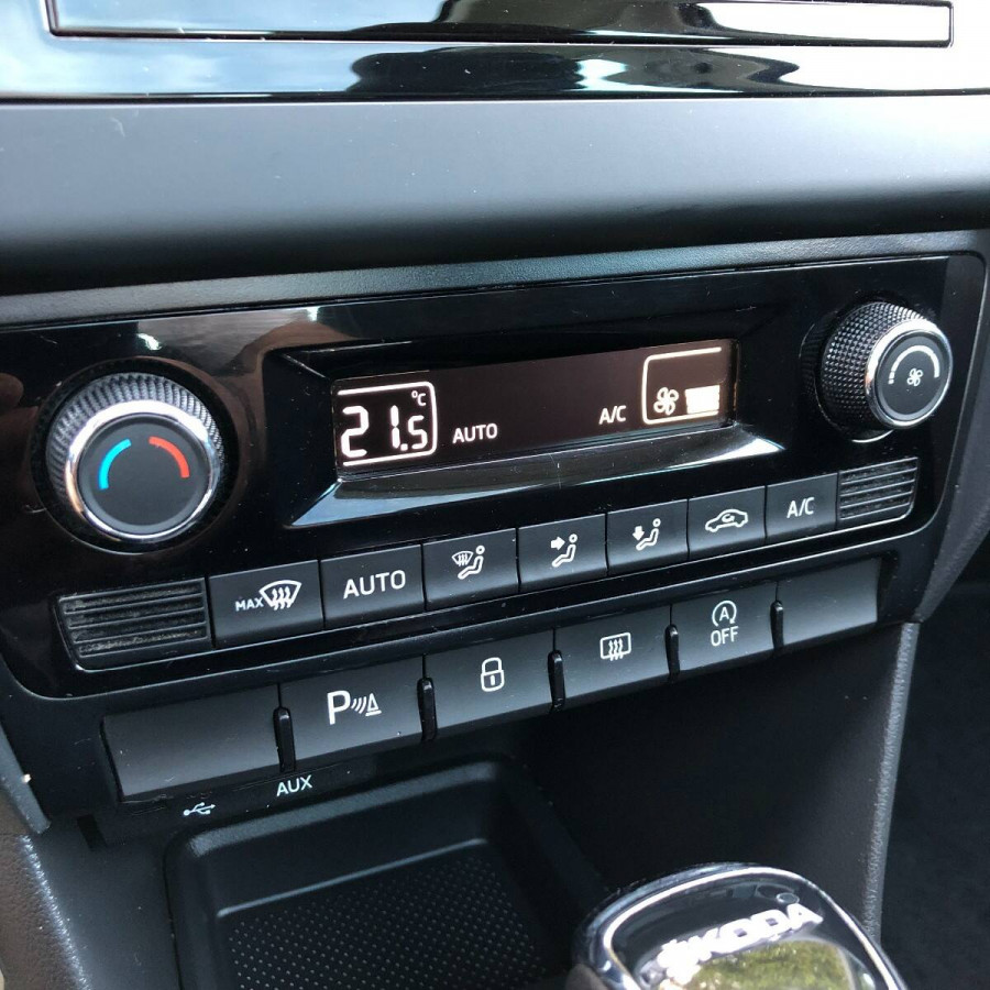 Škoda Rapid Spaceback 1.0TSi DSG Ambition KESSY Panoráma 2018 1.majiteľ