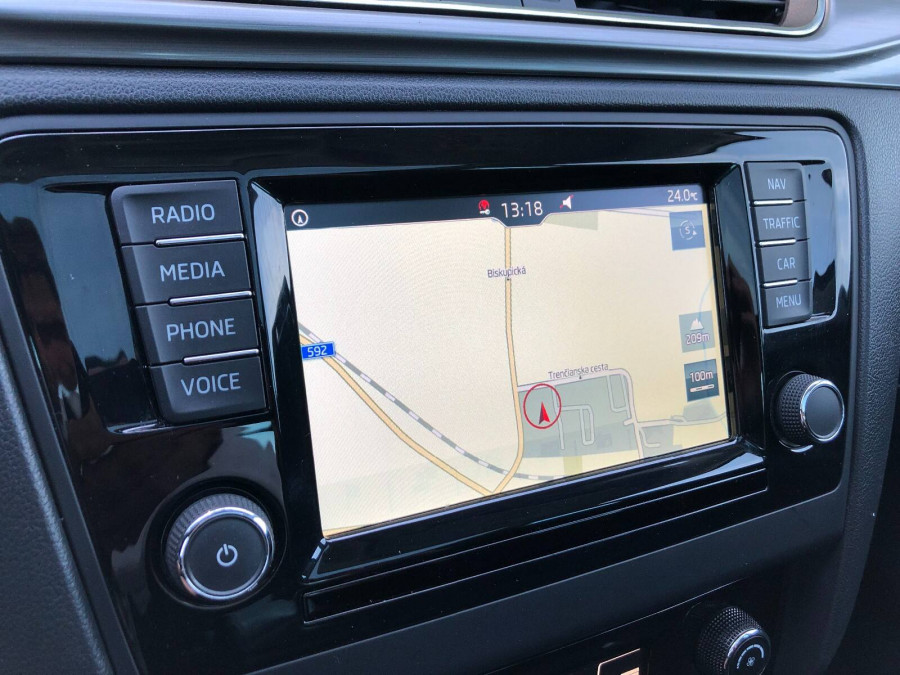 Škoda Rapid Spaceback 1.0TSi DSG Ambition KESSY Panoráma 2018 1.majiteľ