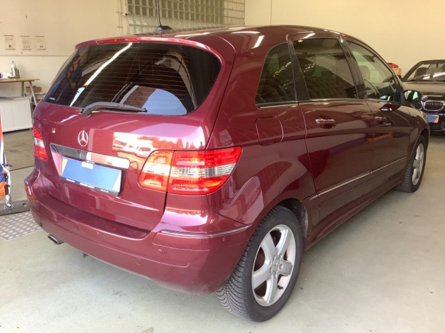 Mercedes Benz B 200 Automat •SPORT• 2007 BI-xenón → cúvacie senzory