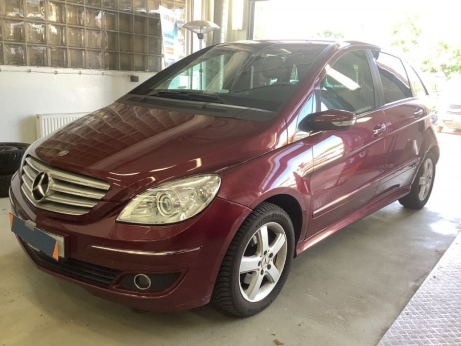 Mercedes Benz B 200 Automat •SPORT• 2007 BI-xenón → cúvacie senzory