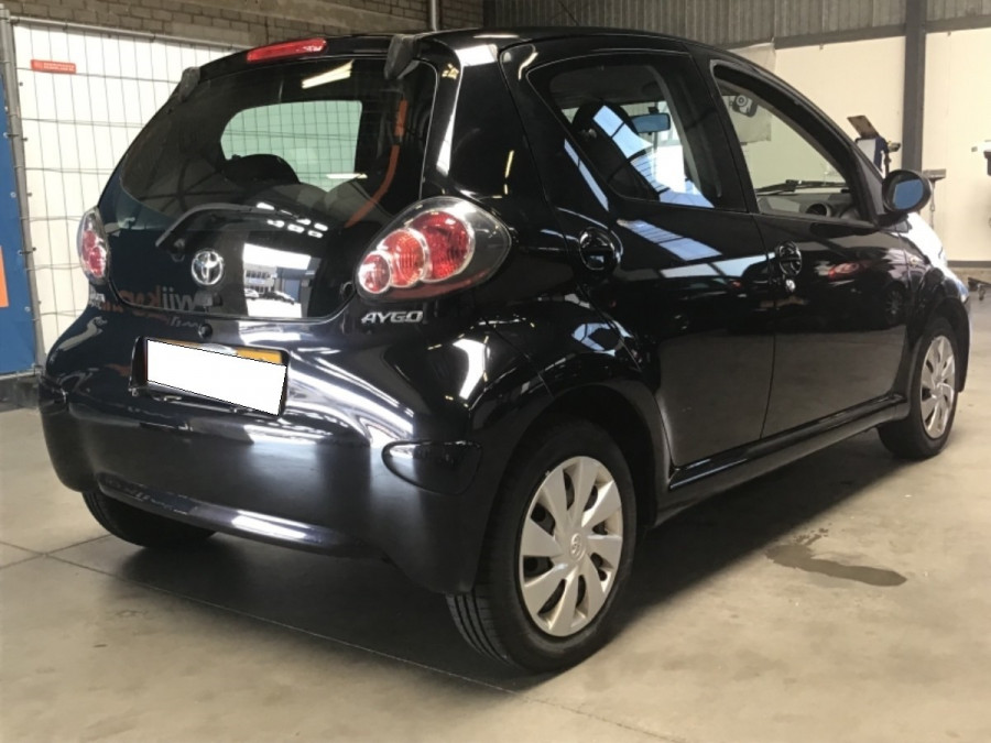 Toyota Aygo 1.0 Automat COOL 1.majiteľ + sezónne prezutie 