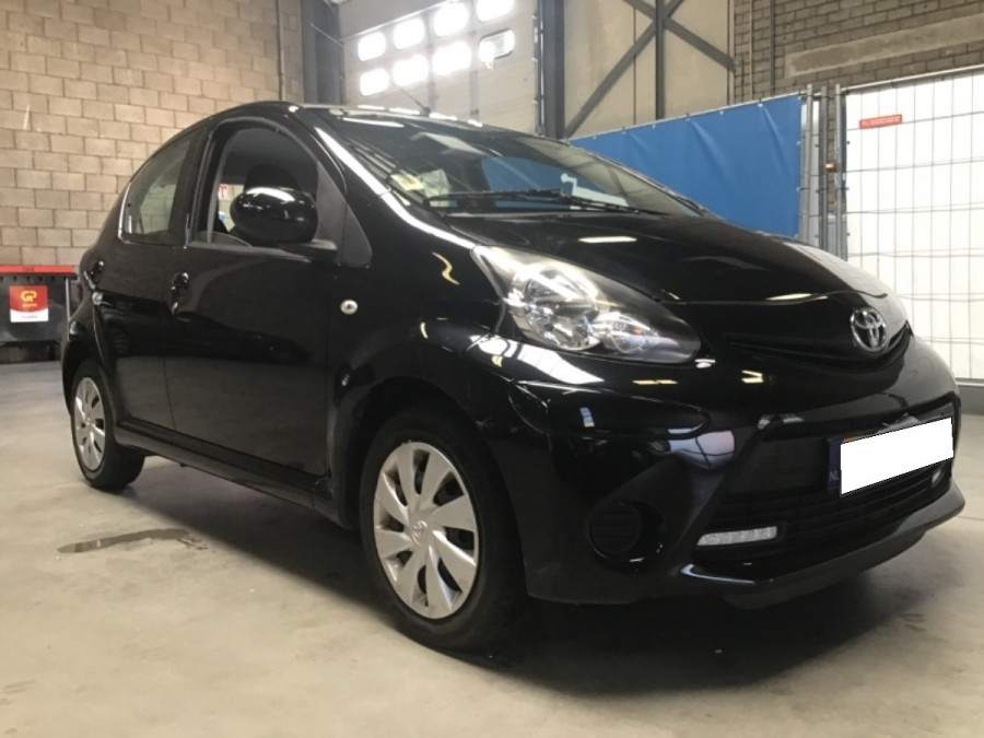 Toyota Aygo 1.0 Automat COOL 1.majiteľ + sezónne prezutie 