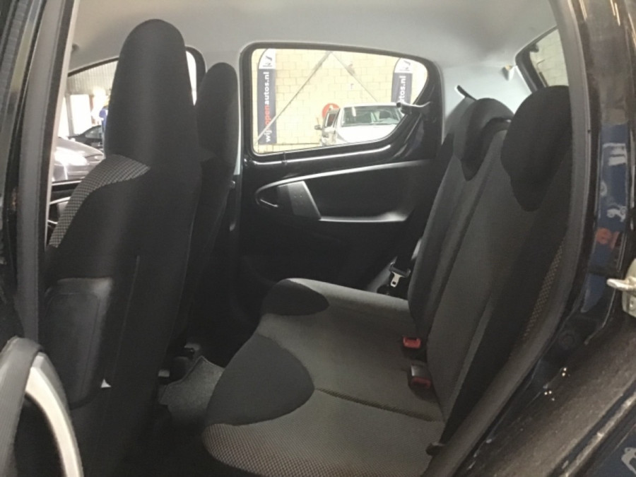 Toyota Aygo 1.0 Automat COOL 1.majiteľ + sezónne prezutie 