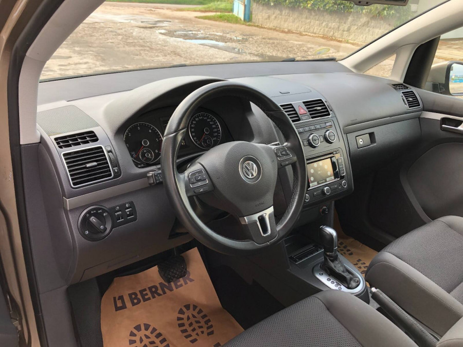 Volkswagen Touran 1.6 TDI DSG •Trendline• 7-miest Ťažné 2014