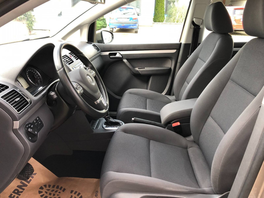 Volkswagen Touran 1.6 TDI DSG •Trendline• 7-miest Ťažné 2014
