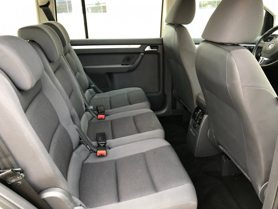 Volkswagen Touran 1.6 TDI DSG •Trendline• 7-miest Ťažné 2014