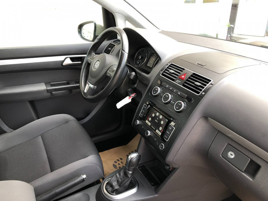 Volkswagen Touran 1.6 TDI DSG •Trendline• 7-miest Ťažné 2014