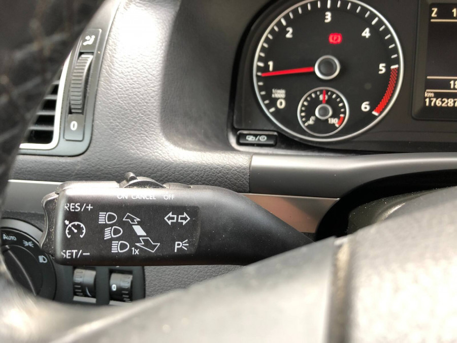 Volkswagen Touran 1.6 TDI DSG •Trendline• 7-miest Ťažné 2014