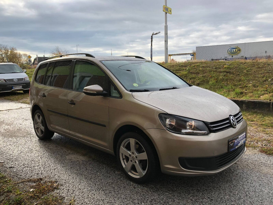 Volkswagen Touran 1.6 TDI DSG •Trendline• 7-miest Ťažné 2014