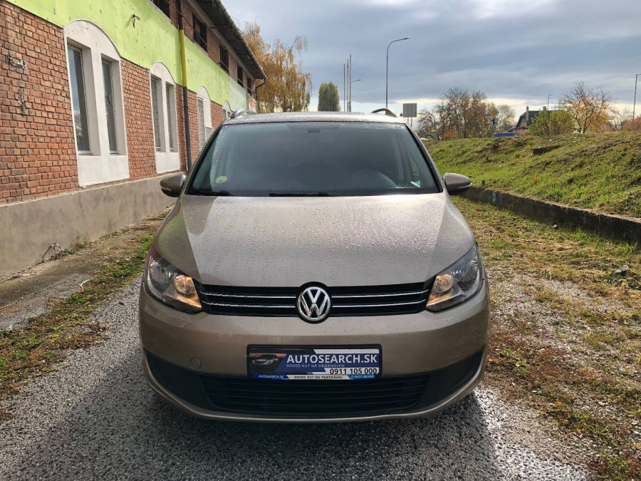 Volkswagen Touran 1.6 TDI DSG •Trendline• 7-miest Ťažné 2014