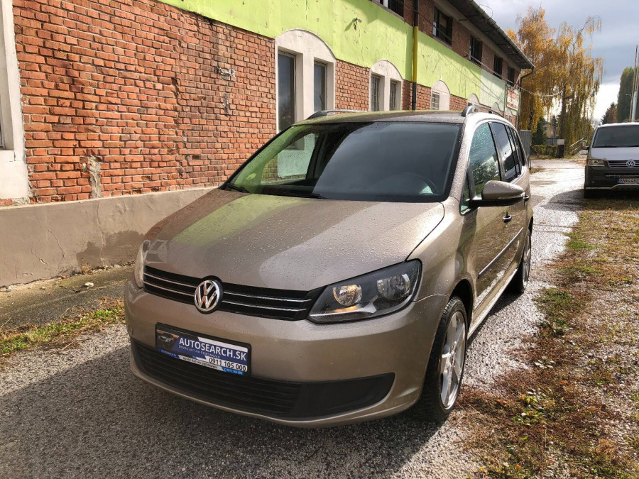 Volkswagen Touran 1.6 TDI DSG •Trendline• 7-miest Ťažné 2014