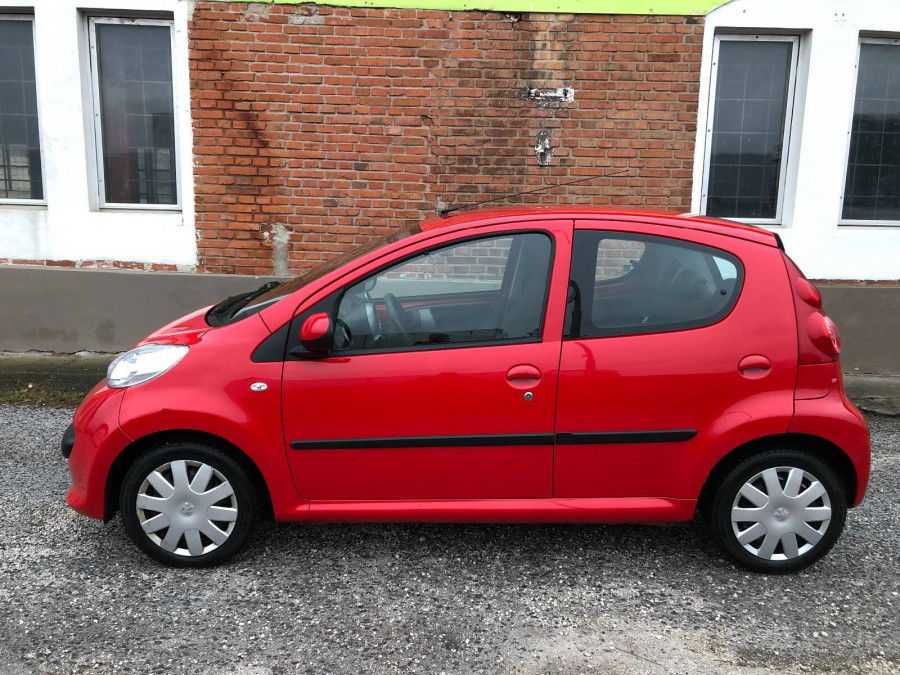 Peugeot 107 1.0 Automat URBAN 1.majiteľ + sezónne prezutie