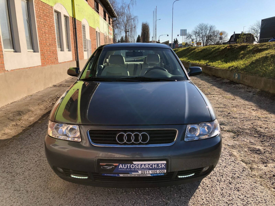 Audi A3 1.6 Automat AMBIENTE 2003