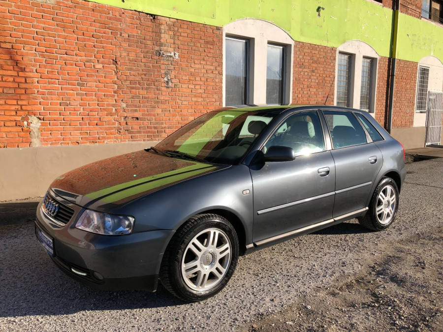 Audi A3 1.6 Automat •AMBIENTE• 2003  + cúvacie senzory