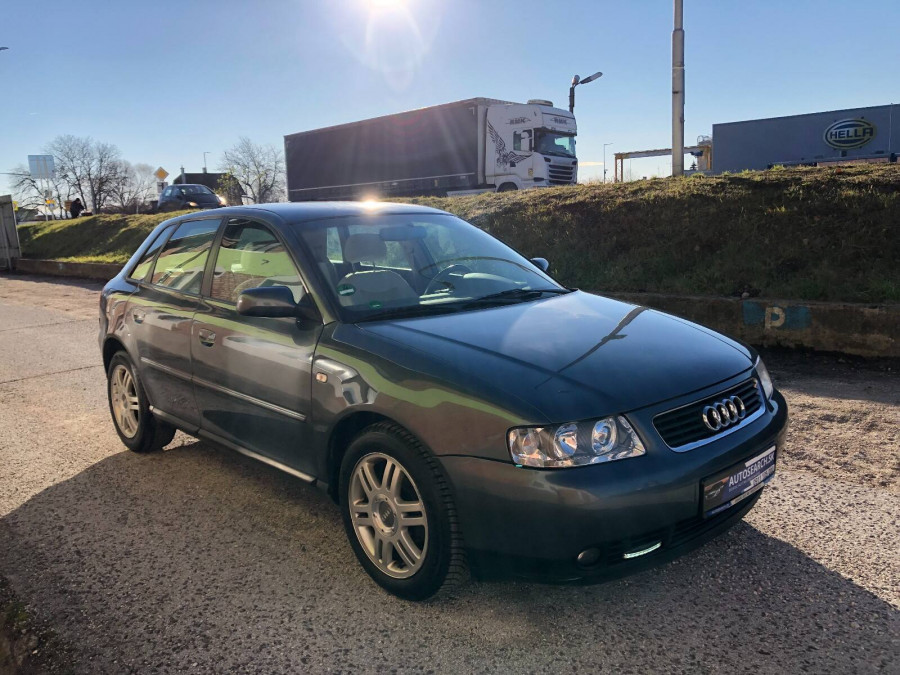 Audi A3 1.6 Automat AMBIENTE 2003