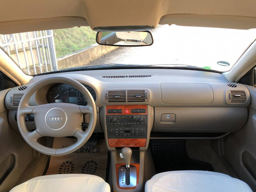 Audi A3 1.6 Automat •AMBIENTE• 2003  + cúvacie senzory